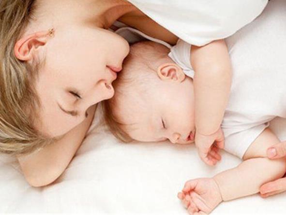 试管婴儿打夜针很重要，什么时候打要看卵泡发育程度